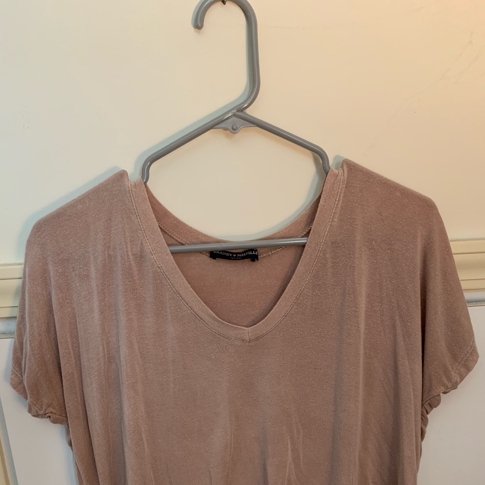 Brandy Melville tshirt